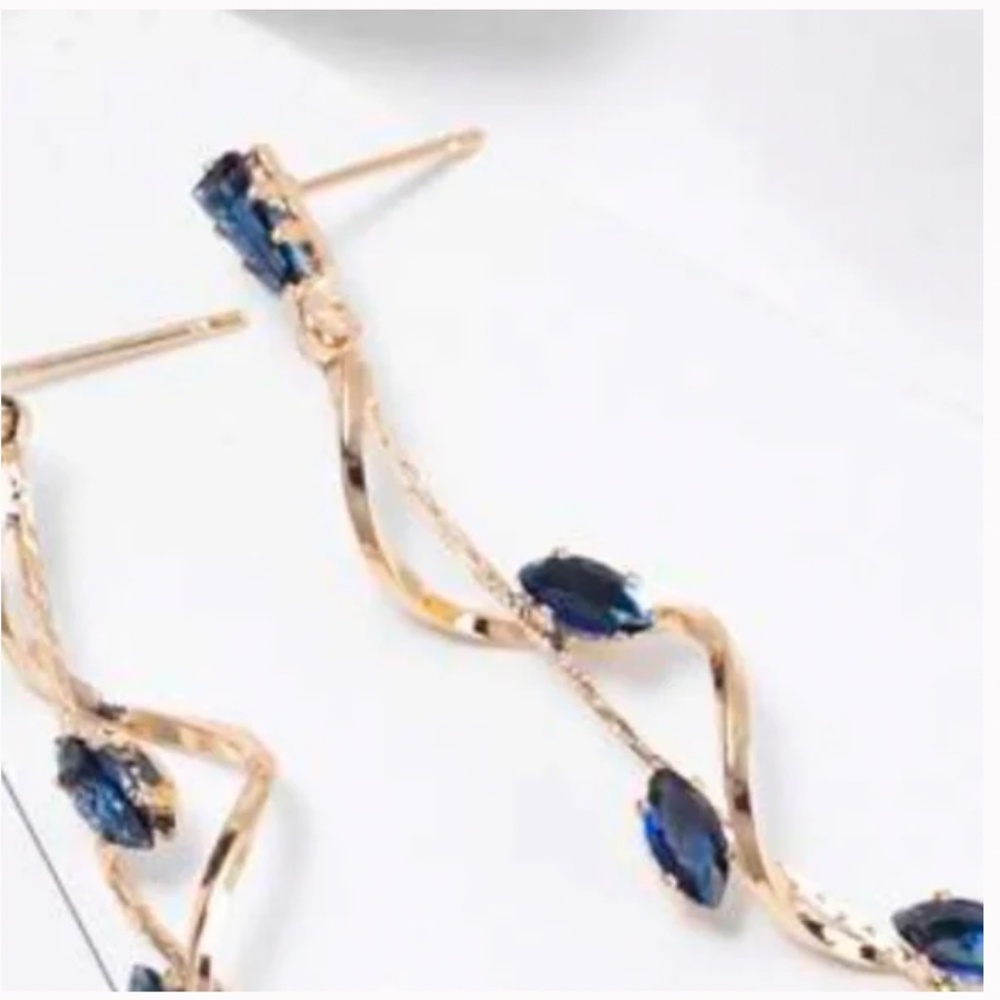 ❤️ FREE Drop Leaf Tiered Hipster Hippie Artsy Chic Glam Romantic Elegant Earring - Picture 3 of 4